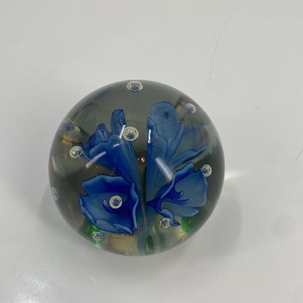 Dynasty gallery blue flower glass paperweight